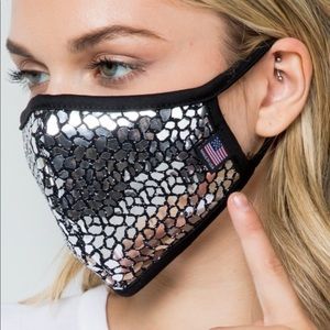 🔴3 for $12🔴•Vintage Crystal•Chic Face Mask